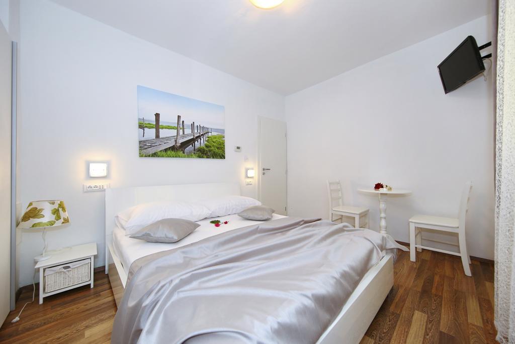Apartments Maruna Self Check-In Zadar Exterior foto